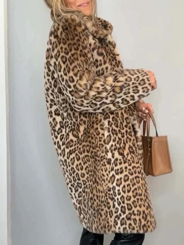 Cappotto maculato invernale alla moda